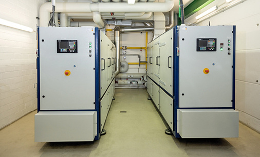 Die zwei BHKWs von MAN produzieren Strom und Abwarme.

