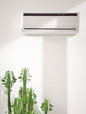 
Technik und Design sind auch bei Inverter Split-Klimageräten wesentliche 
Kriterien für die Kaufentscheidung. AEG Innengeräte arbeiten sehr leise, 
sie sind formschön und in schlichtem Weiß gestaltet.

