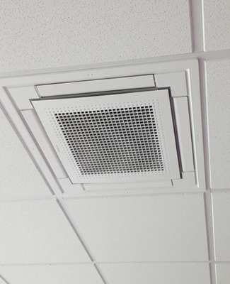 
Das erste Innengerät, das exakt in ein Deckenfach nach europäischer Norm 
passt: Mit einem Flächenmaß von 620 x 620 mm benötigt es für den Einbau 
inklusive der Blende nur eine Rastereinheit.

