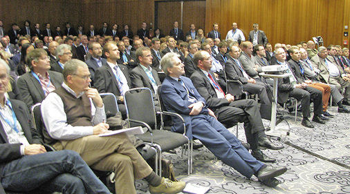 Bild 1: Der Blick in eine Sitzung des AA III zeigt beispielhaft die immer 
gut besuchten Veranstaltungen.

