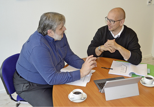 
Dirk Willenbockel (l.) leitet die Einrichtung, Uwe Frehn (r.) wird seine 
Erfahrungen als Unternehmer und Seminarleiter im Bereich 
Vertrieb /Management und Marketing einbringen.


