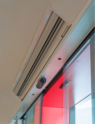 Die Druckkammer-Düsentechnik der Türluftschleier benötigt deutlich weniger 
Energie als herkömmliche Systeme mit konventioneller Luftführung.


