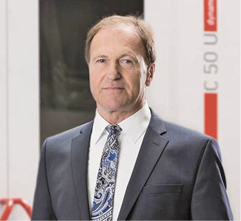 Alfons Betting, Produktionsvorstand von Hermle, plante und realisierte das 
innovative KWKK-System in enger Zusammenarbeit mit bewährten Fachfirmen.

