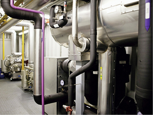 Die Kältemaschine von Johnson Conrtols verfügt über zwei Kompressoren und 
leistet 200 kW

