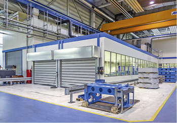 Insgesamt entstand so eine U-förmige Systemraumanlage aus dem Klimaraum 
(rechts im Hintergrund), dessen Vortemperierraum (Bildmitte), dem Messraum 
sowie dessen Vortemperierraum (links im Hintergrund).

