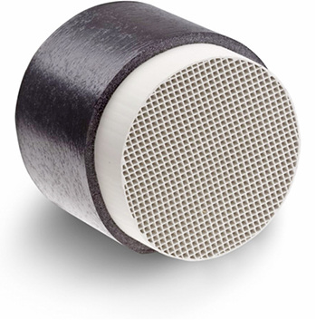 Durch die Wabenstruktur des Speichersteins konnte die Effizienz weiter 
gesteigert werden.

