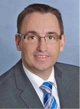 Andreas Gelbke, Country Manager Deutschland, Österreich und Schweiz bei 
Panasonic Heiz- und Kühlsysteme Europa, ging detailliert auf die Neuheiten 
seines Unternehmens ein.

