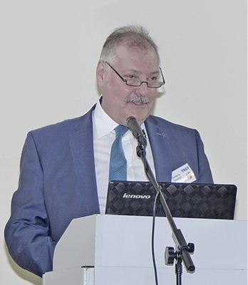 Der alte und neue Präsident Wolfgang Zaremski führte durch die Versammlung.


