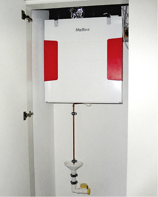 Das Lüftungsgerät wurde beim Projekt der Baugenossenschaft dezent in eine 
Schrankkonstruktion im Technikraum integriert.

