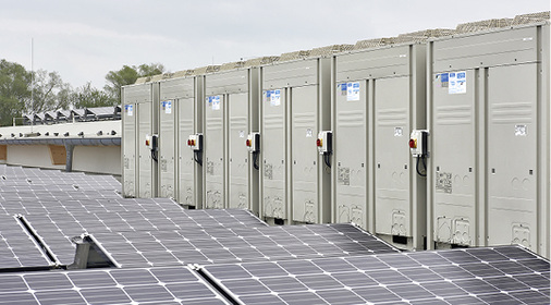 Insgesamt sechs ZEAS-Systeme von Daikin sorgen mit einer Gesamt-Kühlleistung 
von 210 kW für die Kühlung.

