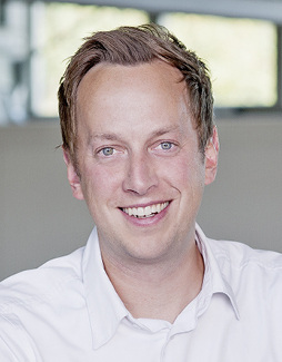 Nicolas Röhrs: Die aktuellen Messergebnisse in unserem Rechenzentrum in 
Dresden unterbieten die Energiewerte der modernsten und effizientesten 
Serveranlagen deutlich.“

