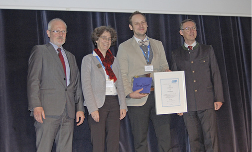 Den DKV-Studienpreis erhielt Manuel Unger, hier mit seiner Laudatorin Andrea 
Luke.

