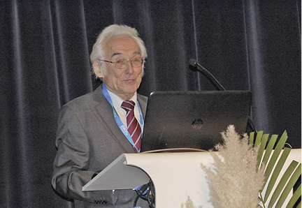 Mit der Ehrenmitgliedschaft des DKV wurde Dr. Ulrich Adolph ausgezeichnet.

