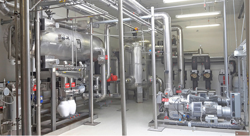 Die hochmoderne NH
3
-Kalteanlage für Europas größtes Arzneimittellager erfüllt die 
Anforderungen der F-Gase-Verordnung der EU.


 - © Johnson Controls

