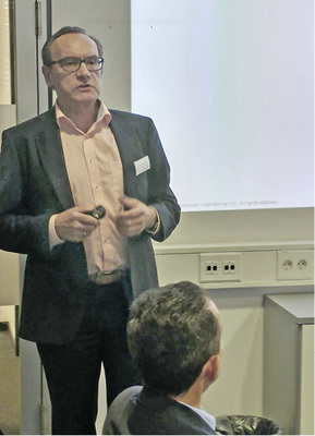 Gerald Gumprecht: Der Markt für Gebäudemanagementsysteme der Kategorie 
Connected Buildings wird zweistellig wachsen. Honeywell will dabei einen 
vergleichbaren Stellenwert einnehmen wie Apple in der mobilen 
Kommunikation.“


