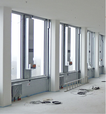 
Aufgrund des modularen Aufbaus der Lüftungsgeräte konnten die hochwertigen 
Funktionseinheiten zügig und ohne großen Aufwand nach der Fertigstellung 
der Fassade montiert werden.

