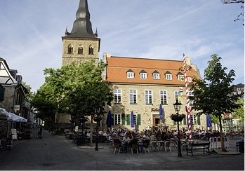 Der zweite Tag des Treffens endet mit einem gemütlichen Abendessen und 
Erfahrungsaustausch im Frankenheim Bürgerhaus mitten im historischen 
Stadtzentrum in Ratingen.

