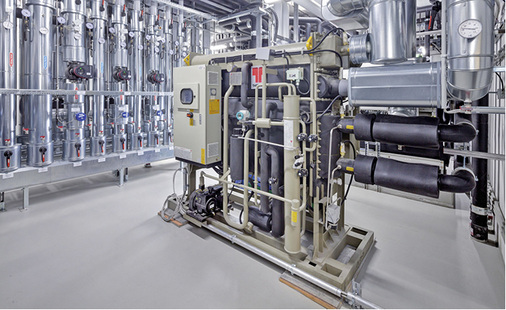 Um den Betrieb mit der erforderlichen Kälte zu versorgen, wurde eine 
Absorptionskältemaschine mit 128 kW Kühlleistung installiert.

