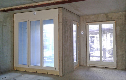 
Der Lüfter e
2
  wird bei einem Neubau mithilfe eines Wandeinbaugehäuses zwischen die Steine 
gesetzt oder mithilfe einer 162 mm großen Kernbohrung eingebaut. Die Wand 
muss dabei mindestens 300 mm stark sein.

