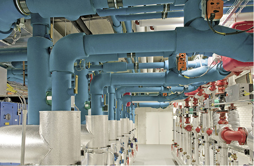 Flexible elastomere Dämmstoffe eignen sich zur Dämmung von Rohrleitungen, 
Luftkanälen, Behältern, Armaturen und weiteren Anlageteilen. Im Brandfall 
bewähren sich insbesondere Produkte mit einer geringen Rauchdichte.

