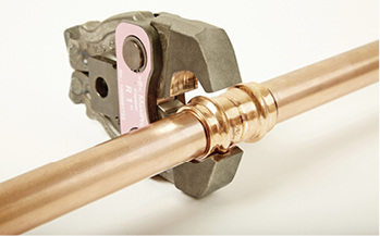 Prinzip der Pressverbindung mit Pressbacken

