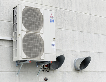 
Die häufigste Lösung zur Kühlung von Serverräumen sind Split-Anlagen mit 
Außen- und Innengerät.

 - © Mitsubishi Electric


