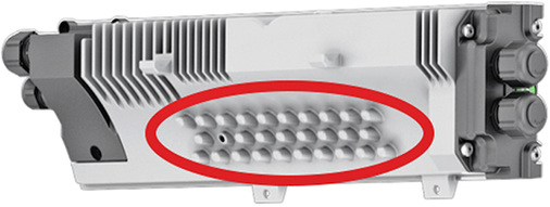 
Bild 4: Die Noppen am Elektronikgehäuse (rot markiert) verbessern die 
Kühlung.

 - © ebm-papst

