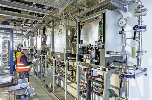 Die wassergekühlten Außengeräte bieten ein optimales Verhältnis von 
Kälteleistung zu Platzbedarf.


