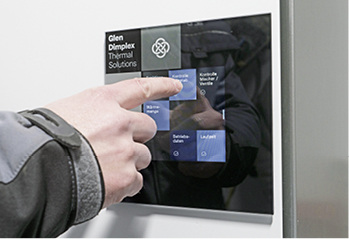 
Das interaktive Touch-Display führt in einfachen Schritten den Kundendienst 
durch die Inbetriebnahme des Wärmepumpensystems.

 - © Glen Dimplex

