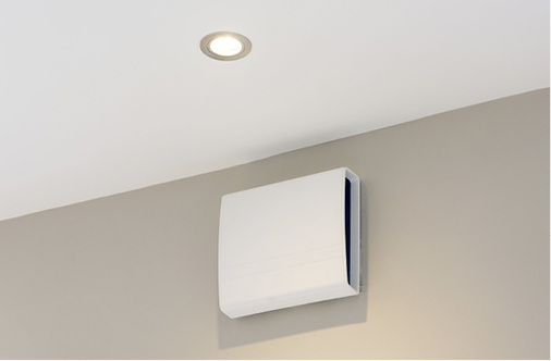 
Um eine energieeffiziente Lüftung zu erzielen, wurde ein dezentrales 
Lüftungssystem von Lunos verbaut. Es besteht aus zwölf 
e2-Belüftungsgeräten, jeweils mit einem ego mit Wärmerückgewinnung sowie 
drei Niedrigenergie-Abluftventilatoren.

