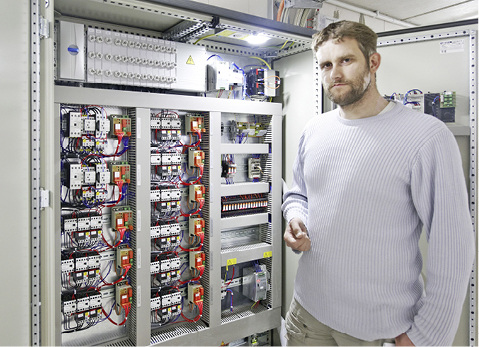 Die Komplexität in der vernetzten Regelung von haustechnischen Anlagen 
wächst stetig – nicht nur in punkto Hardware, sondern insbesondere in der 
Nutzung von Gebäude- und Verbraucherdaten. Die Kompetenz von 
Anlagenherstellern auf dem Feld der…