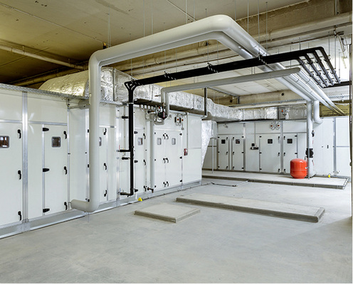 Eine Lüftungsanlage mit 40 000 m
3
/h

Leistung und energiesparender Wärmerückgewinnung sorgt für konditionierte 
Frischluft.


 - © Mitsubishi Electric


