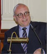 
Der Bonner Bürgermeister Reinhard Limbach eröffnete den Reigen der 
Ansprachen.

 - © SI

