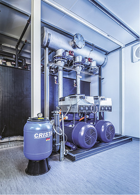 
Die Doppelpumpen erhöhen die Verfügbarkeit der Anlage, drehzahlgeregelte 
Antriebe senken den Energieverbrauch.

