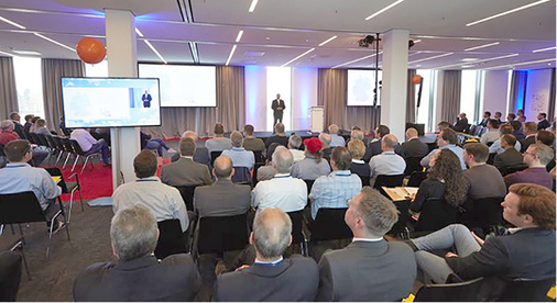 
Rund 250 Teilnehmer trafen sich im neuen Hotel in Hamburg.

