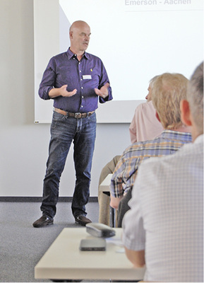 Bundesinnungsmeister Heribert Baumeister begrüßtdie diesjährigen 
Teilnehmer von Verbandsseite.


