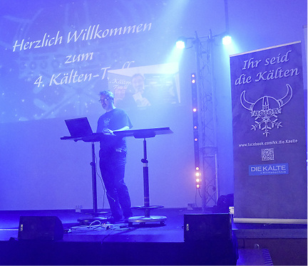 KK-Redakteur Dirk Rehfeld beim Soundcheck“


