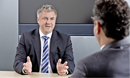 
Michael Lechte: Wer sich heute für ein VRF-System mit R410A entscheidet, 
kann dies in der Gewissheit tun, dass er über die Lebensdauer der Anlage ein 
Kältemittel verwendet, das alle gesetzlichen Anforderungen erfüllt.“

