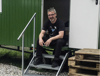 Zwei bis drei Nächte im Bauwagen sind für die acht Bauwagen-Kälten“ 
machbar.


