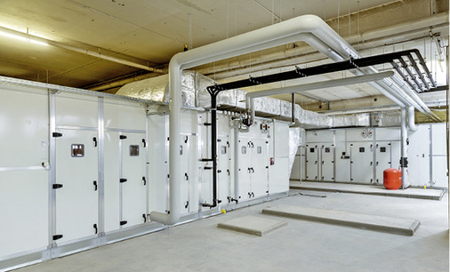 
Bei mehreren Wärmeübertragerkreisen eines Zentrallüftungsgerätes wird 
jeder Kreislauf durch ein elektronisches Expansionsventil separat in das 
VRF-System eingebunden.

