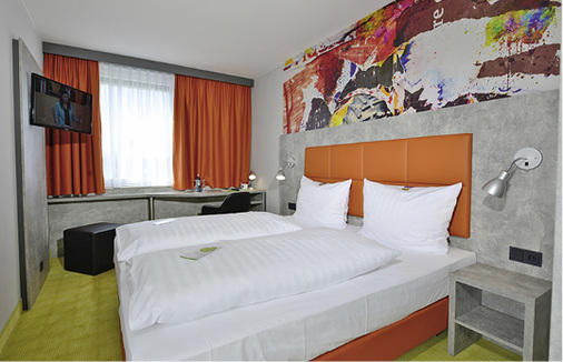 Die 40 Hotelzimmer wurden mit fast unsichtbaren Zwischendeckengeräten 
klimatisiert.


 - © Sleepy Hotel Holding

