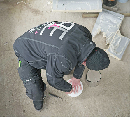 
Schon in der Rohbauphase wird alles für eine dezentrale Lüftung 
vorbereitet.

