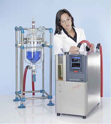 
Beim Anschluss sollte darauf geachtet werden, dass geeignete Schläuche 
verwendet und diese nicht gequetscht werden.

