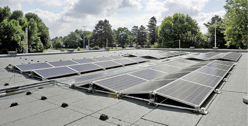 
Ein integraler Baustein des Energiekonzeptes ist die Photovoltaikanlage. Rund 
87 Prozent des erzeugten Stroms dienen der Eigennutzung.

 - © Mitsubishi Electric

