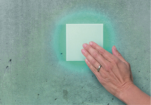 
Mit der Gestensteuerung ist eine vielschichtige Bedienung ohne weitere 
Befehlseingaben in ein zusätzliches Endgerät möglich.

