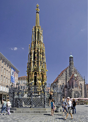 
Der Schöne Brunnen“ ist eines der prägenden Elemente des Hauptmarkts in 
Nürnberg.

 - © Stadt Nürnberg/Ralf Schedlbauer


