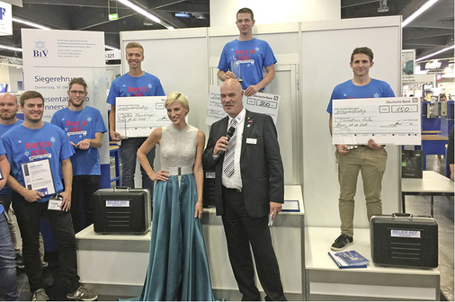 Bild: KK

Am letzten Messetag wurden die drei besten Teilnehmer des diesjährigen 
Bundesleistungswettbewerbs prämiert. Folgende der ingesamt 12 Teilnehmer 
haben die ersten drei Plätze belegt: Platz 1: Paul Schmidt, Dieter Mock 
Kälteanlagenbau GmbH,…