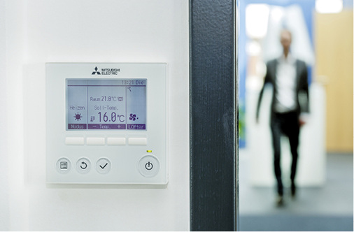 
Die Innengeräte können mit einer lokalen Fernbedienung gesteuert werden. 
Darauf hat der Bauherr großen Wert gelegt.

