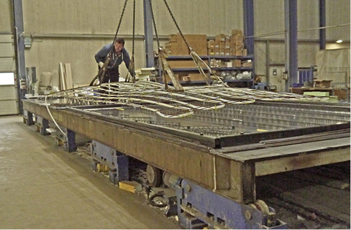 Einheben der vormontierten Rohrschlangen


