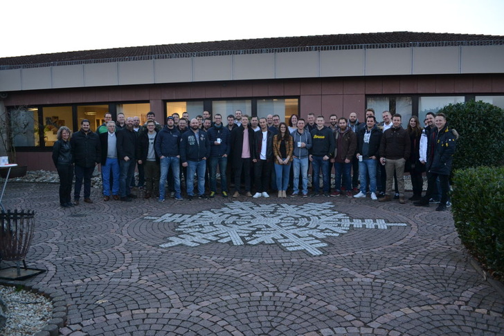 Die Teilnehmer der Meister-Vollzeit- und Meister-Teilzeitklasse wurden am 23. November in Maintal verabschiedet.